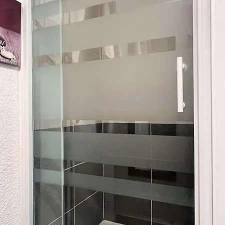 Apartamento Rénové à 150m De La Avec Vélos Et Animaux Acceptés - Fr-1-494-199 *